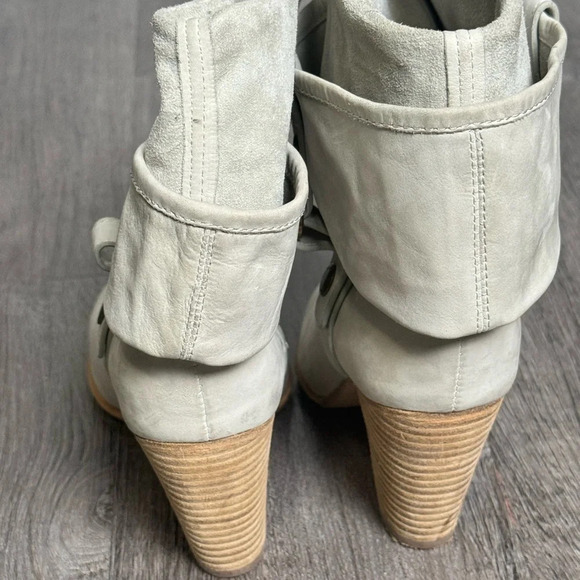 3/$30 Marc by Marc Jacobs Gray Eggshell Convertible Boots - Picture 9 of 14